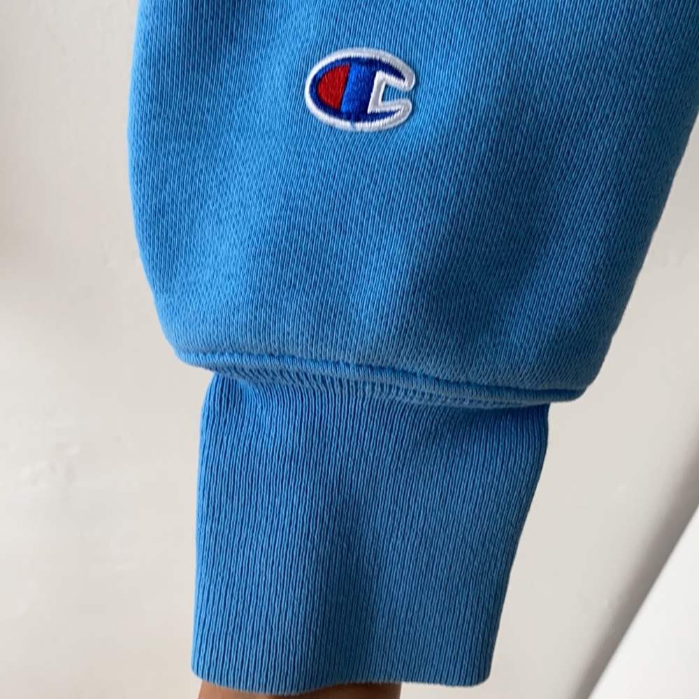 Champion Women's Blue Cropped Cut Off Pullover - Picture 5 of 7